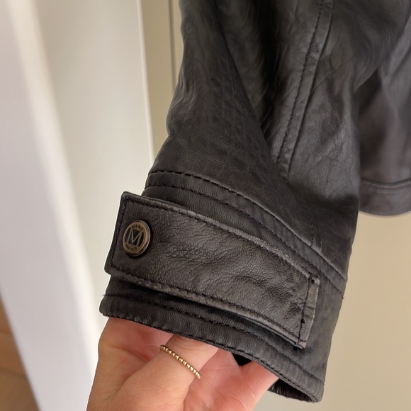 Vintage Leather Bomber Jacket - Picture 3 of 4